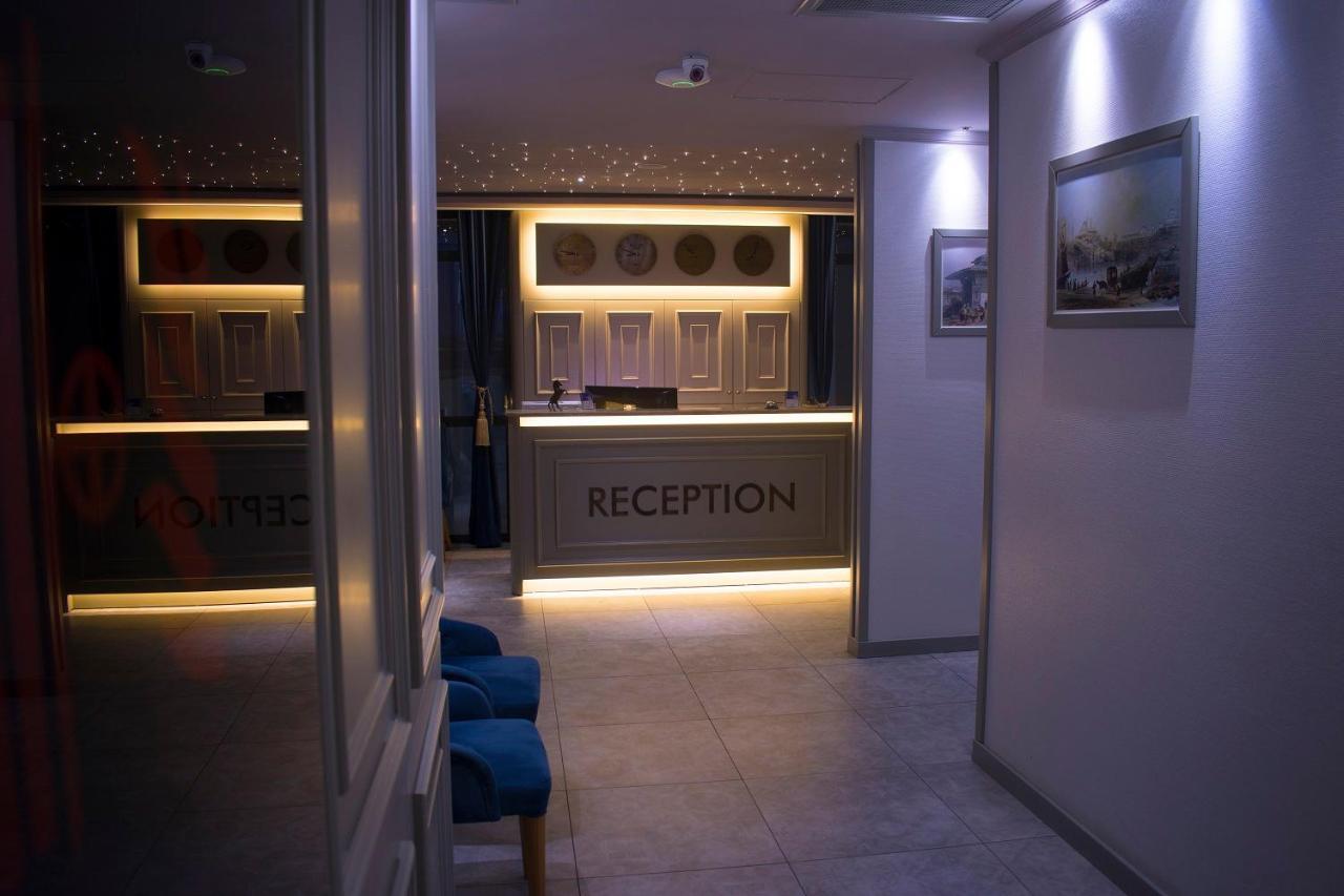 Mayer Hotel Istanboel Buitenkant foto